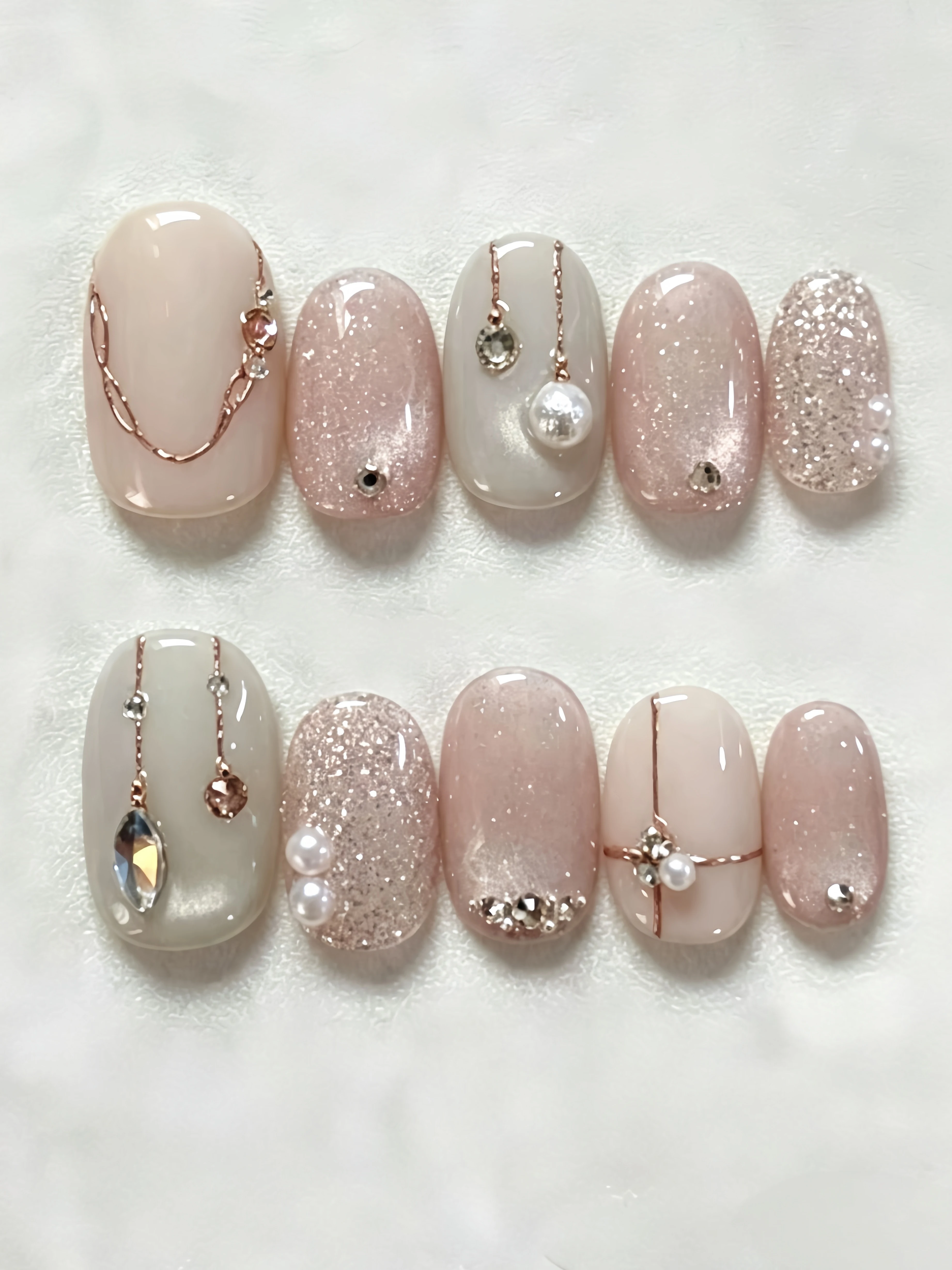10-teiliges Set kurzer, ovaler, tragbarer Nägel, leichter Luxus und exquisites Nagelset für junge Mädchen, pfirsich-nude-rosa hochwertige künstliche Nägel, sanfte Nagelspitzen im koreanischen Ins-Stil. – Detail 1