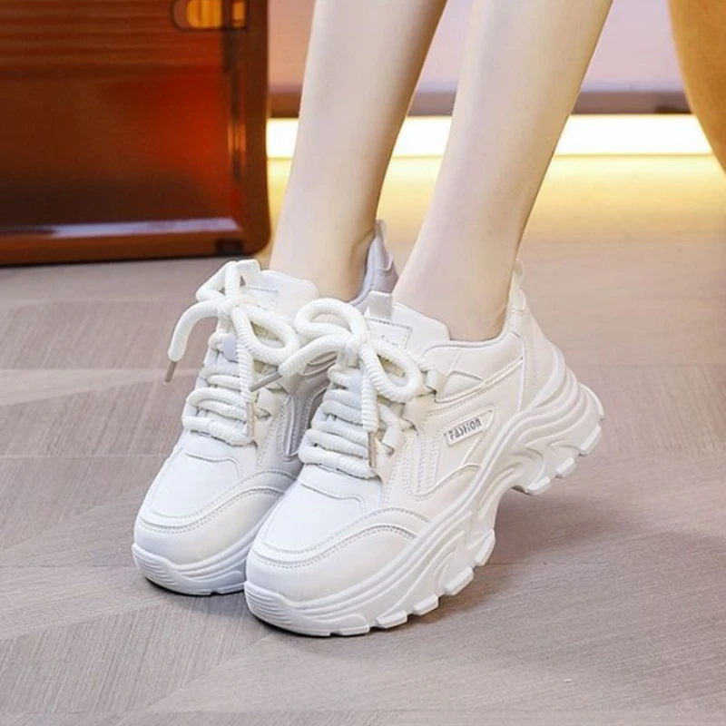 

Осень 2023, новые женские туфли для папы на толстой подошве, модная универсальная спортивная обувь из мягкой кожи для студентов