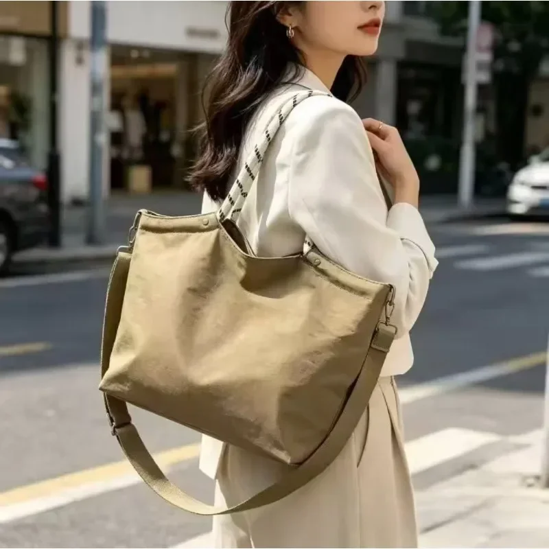 2026 Fashion Large Capacity Women's Single Shoulder Diagonal Cross Handheld Folding Versatile Commuting Fitness Travel Tote Bag