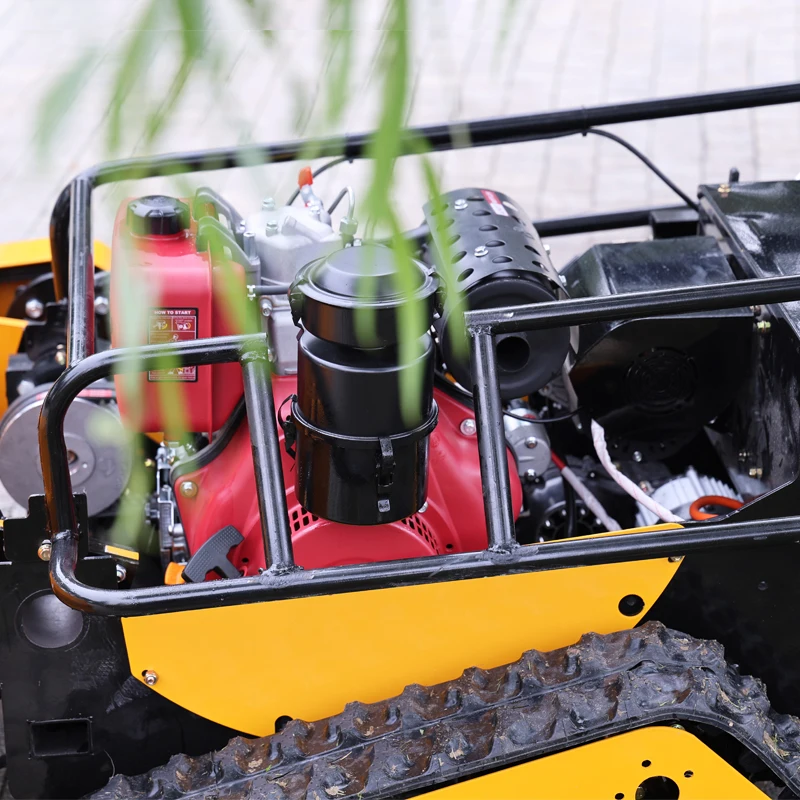 Customized tracked remote-controlled lawn mower can be equipped with a snow pushing and grass cutting machine - view 3