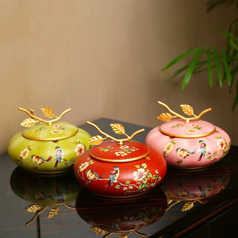 

With Cover Painted Ceramics Ashtray Home American Living Room Coffee Table Retro Storage Box Decoration Anti-fly Ash