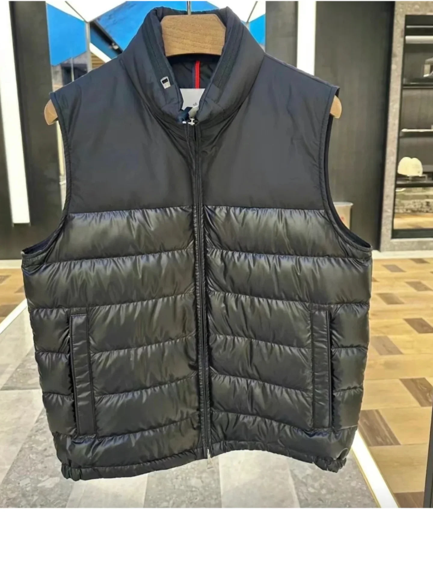

Autumn Winter New Style Black Lightweight Warm Sleeveless Jacket Fashionable All-Match Trendy Slim Fit Shiny down Vest Men
