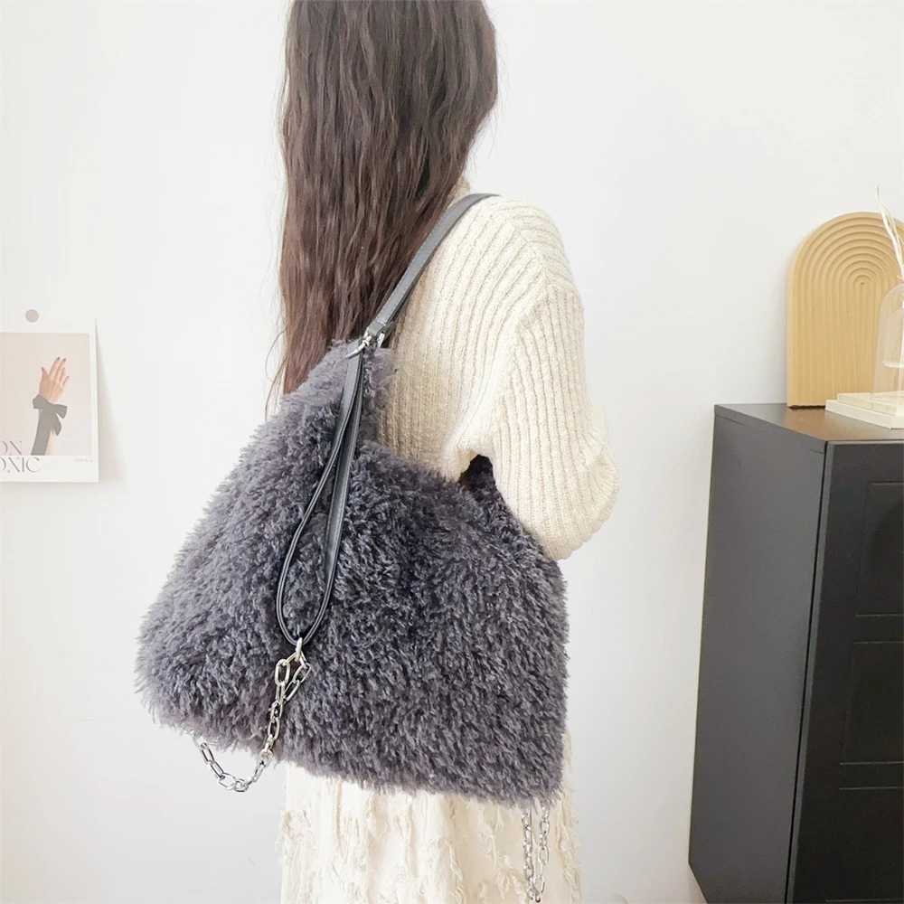 حقيبة نسائية خريف شتاء فاخر موضة جديدة 2026 تقليد صوف الضأن حقيبة كتف حقيبة يد بسيطة مكتب المرأة حقيبة