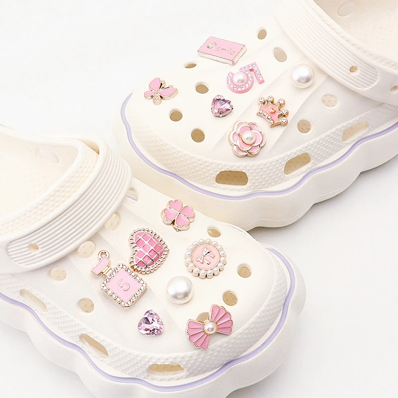 

1 Set Shoe Charms Set Creative DIY 3D Shoe Flower Diamond Butterfly Pearl Flower Detachable Chain buckle Girls Shoe Decoration