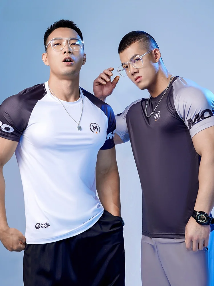 

MooCube Profional Summer Ice Silk Qui Dry Slim Fit Training Fitn T-irt ort Sve Sportswear for Men Breathable S...