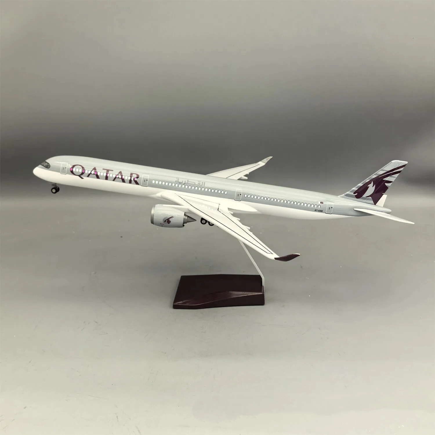Home Decor Qatar - 47 cm, model samolotu A350-1000 linii