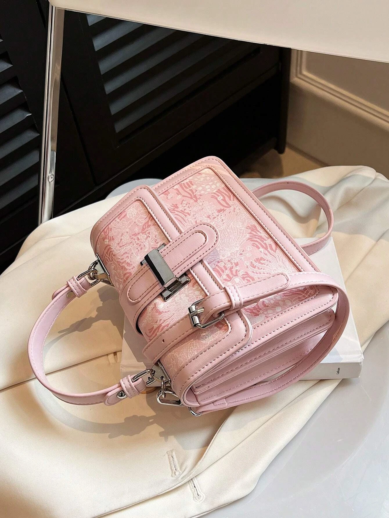 Fashionable Mini Flower Graphic Square Bag Classic Floral Top Handle Flap Bag Casual Versatile Portable Shoulder Bag Women