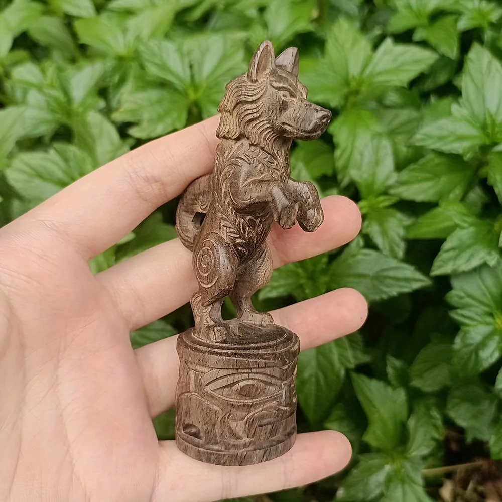 3.8 Inch Hand-Carved Wooden Wolf Craft Ornament Suitable for Living Room Decoration, Craft Decoration for Entryway, Craft Art Decoration
