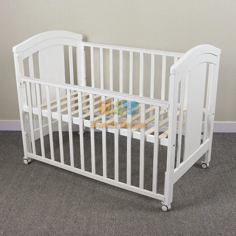 Design chão cama de bebê com rodas mais recente de madeira multifuncional moderno recém-nascido berços de bebê de madeira maciça 0-3 anos criança