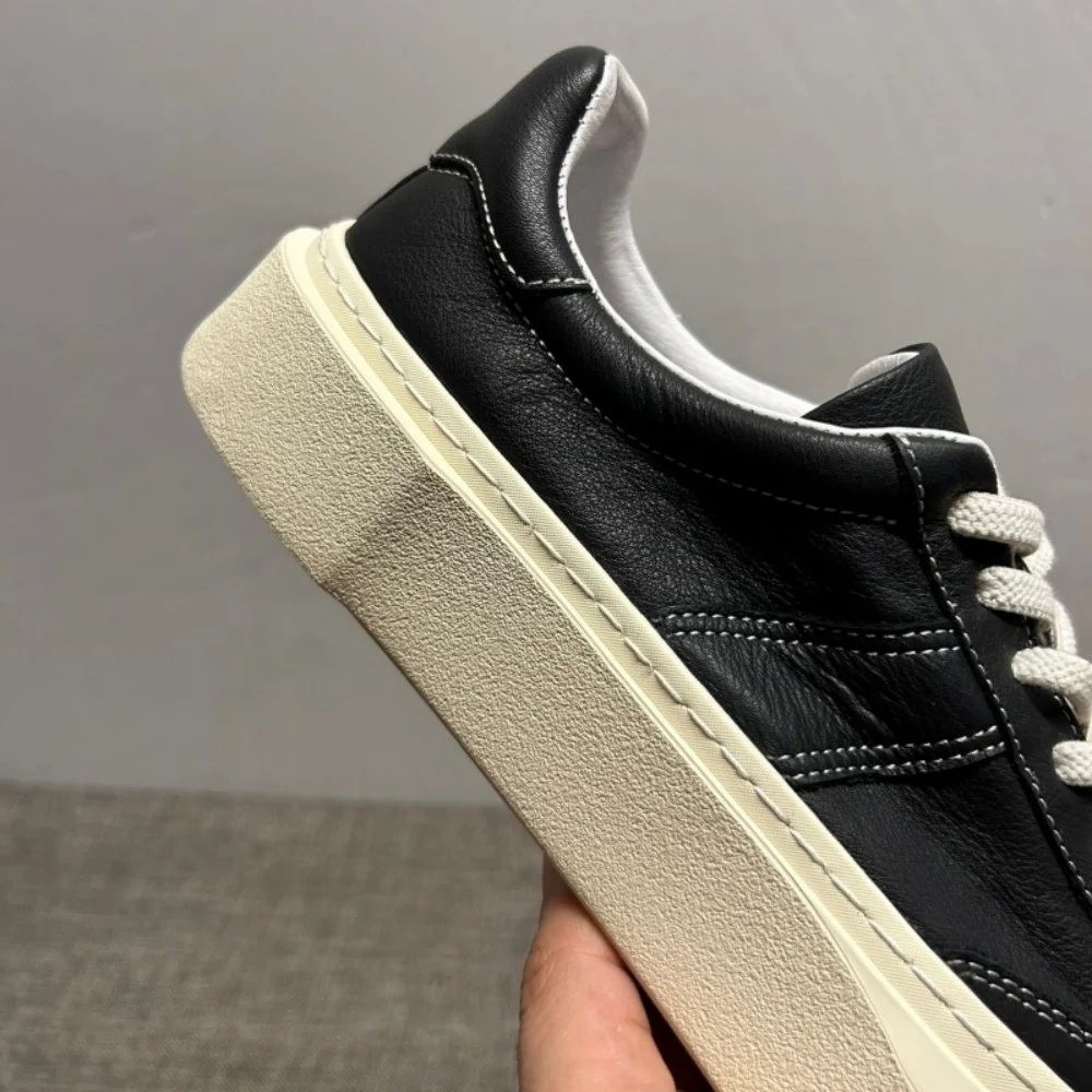 أحذية رياضية بيضاء من الجلد للرجال طراز جديد النسخة الكورية متعددة الاستخدامات كاجوال خفيفة قابلة للتنفس أحذية رجالية سوداء #3