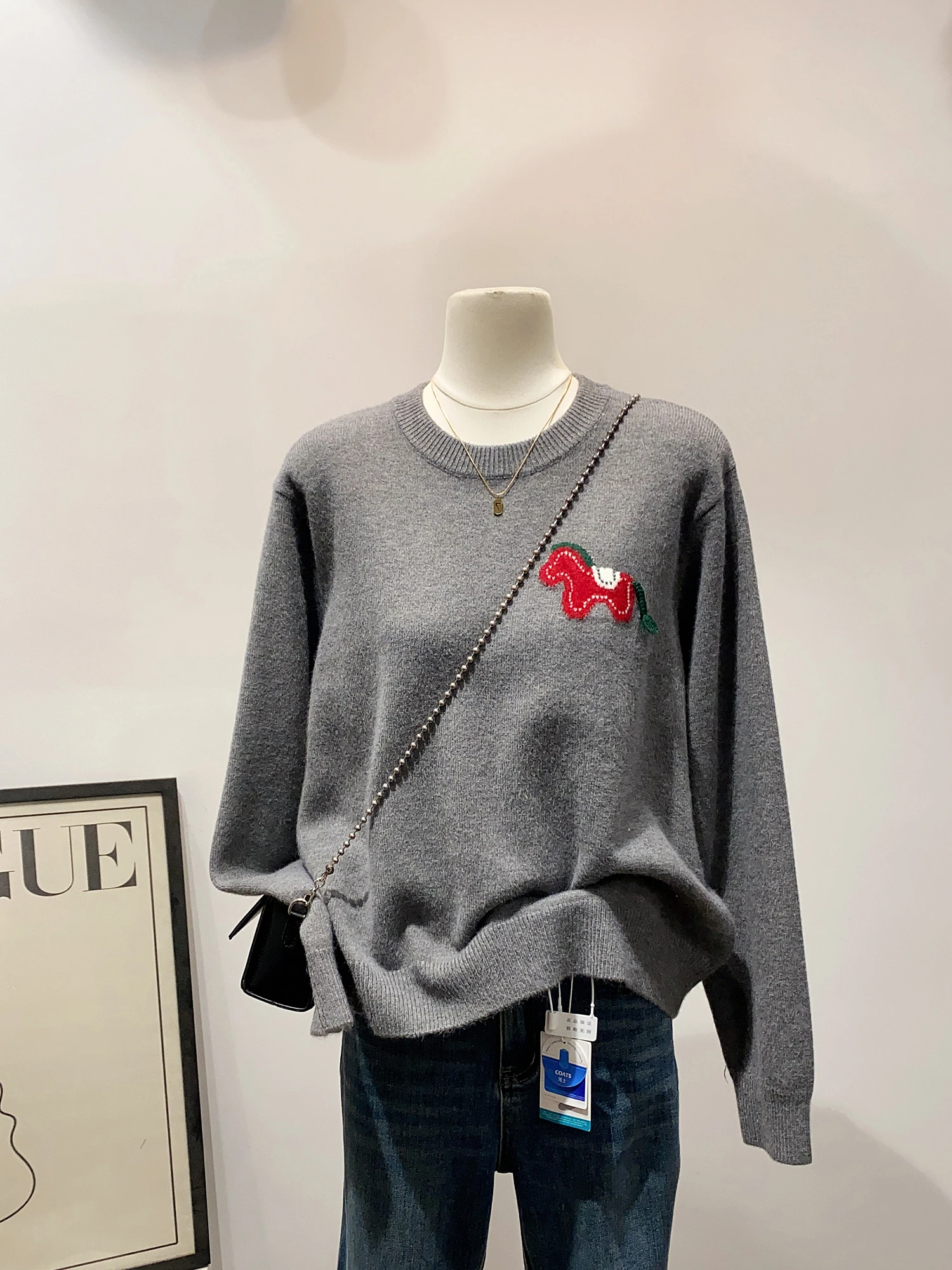 

Large Size Women's round Ne Knitted Top Loose Fit Winter Thermal Inner Wear Embroidered Sweater Comfortable Korean Sle