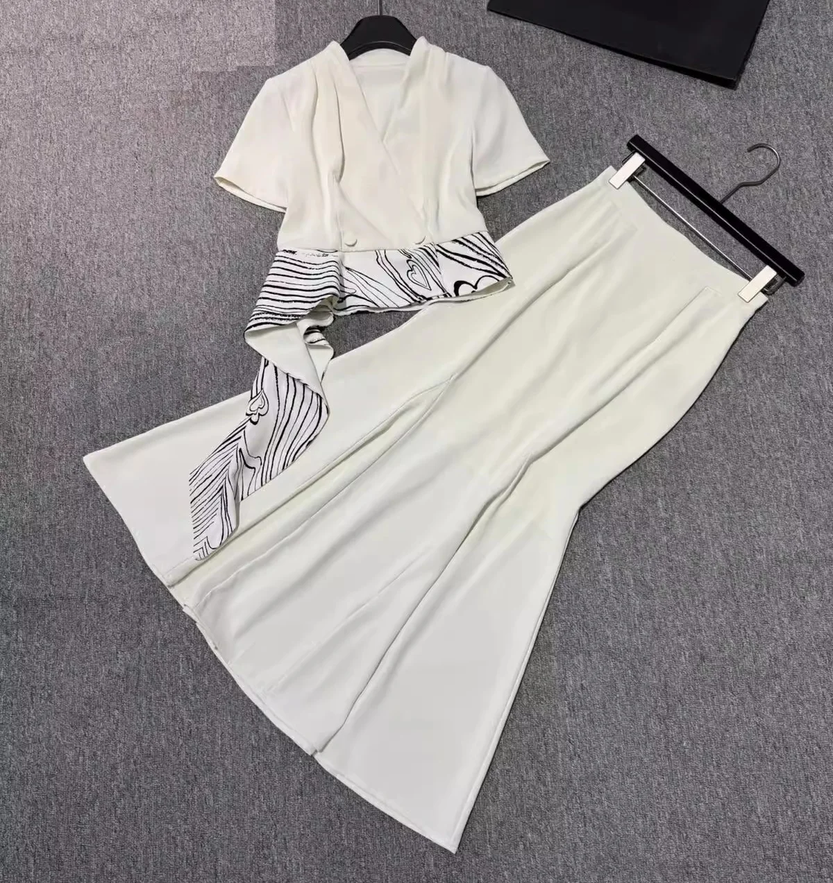

Crop Sets 2025 Summer Fashion 2 Piece Set Clothes High Quality Lady Sexy V-Neck Crop Tops+Black White Long Mermaid Skirt Suits