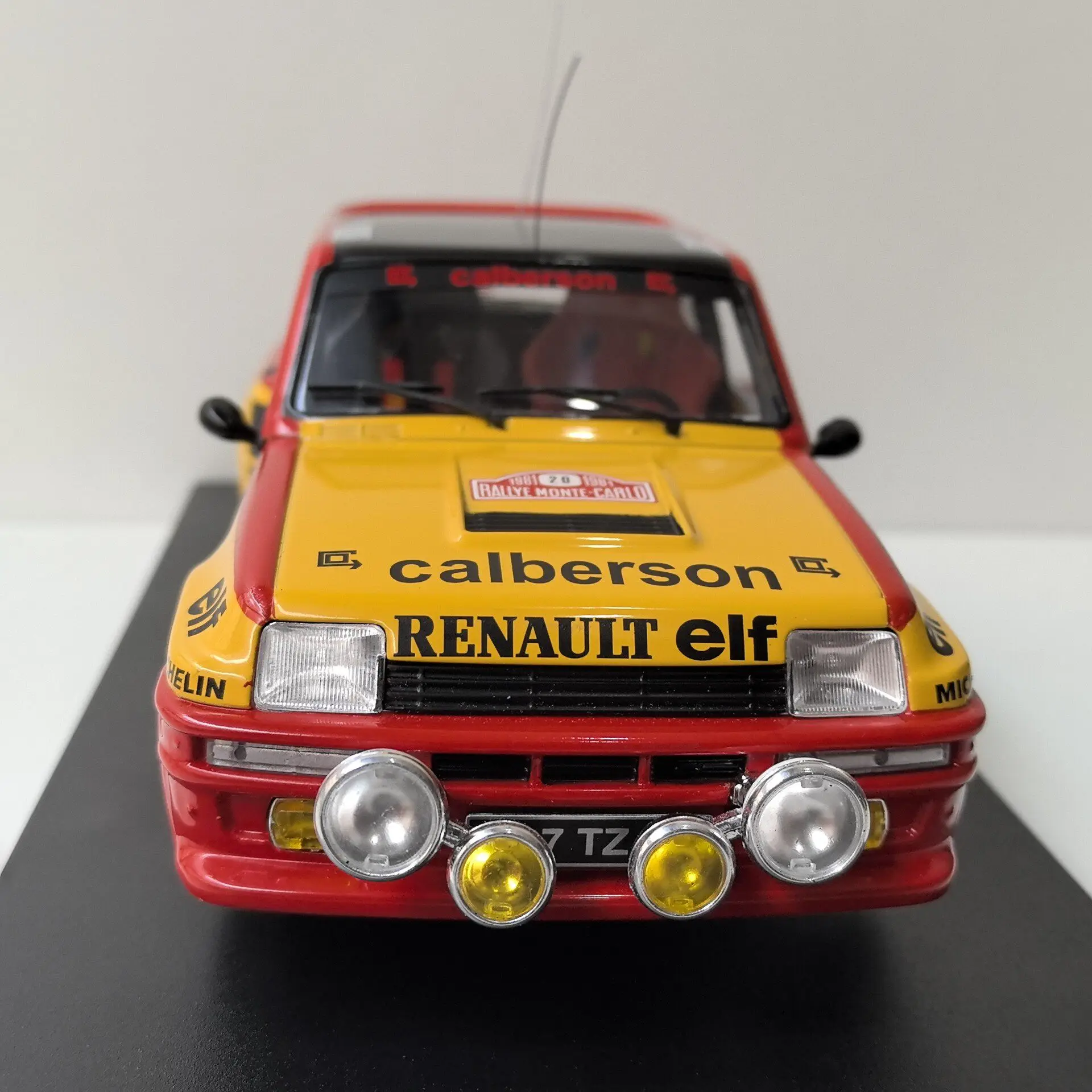 Picture 5: Paint Surface Defects Diecast IXO 1/18 Scale RENAULT 5 TURBO #20 1981 X7 Alloy Car Model