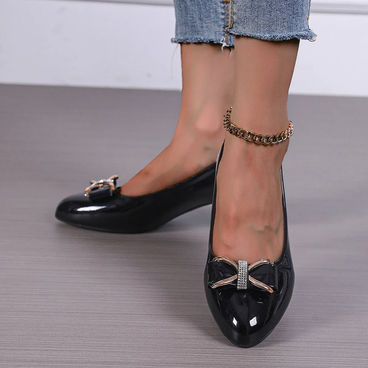 

Summer New Solid Color Shallow Mouth Comfortable Fashionable Thick Heel High Heels Pointed Toe Sexy Casual Women's Shoes
