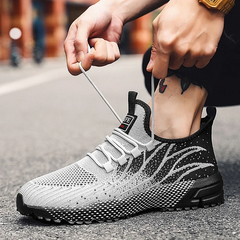 sapatos-masculinos-de-verao-de-malha-de-alta-qualidade-respiravel-sapatos-masculinos-na-moda-versatil-fundo-plano-casual-rendas-ate-sapatos-esportivos-de-treinamento