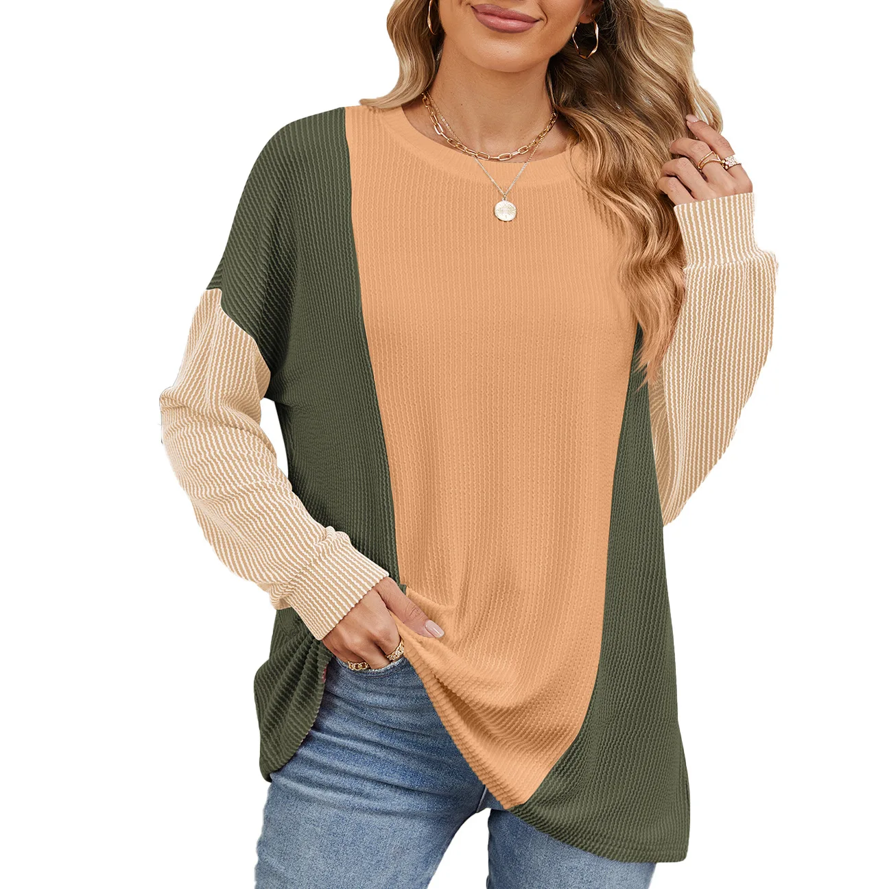 New Fashionable Contrasting Color Long-sleeved Loose Threaded Patchwork Top for Women