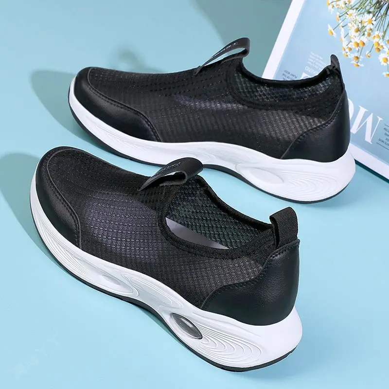 

2024 Summer Women Sneakers Mesh Breathable Casual Women Red Shoes Antislip Female Sport Shoes White Tennis Shoes Walking Shoes