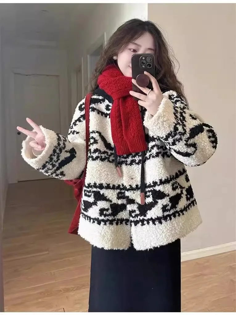 

Vintage Pattern Shearling Jacket Women - Oversized Fuzzy Sherpa Coat Y2K Aesthetic Warm Winter Outwear Casual Streetwear for Dai