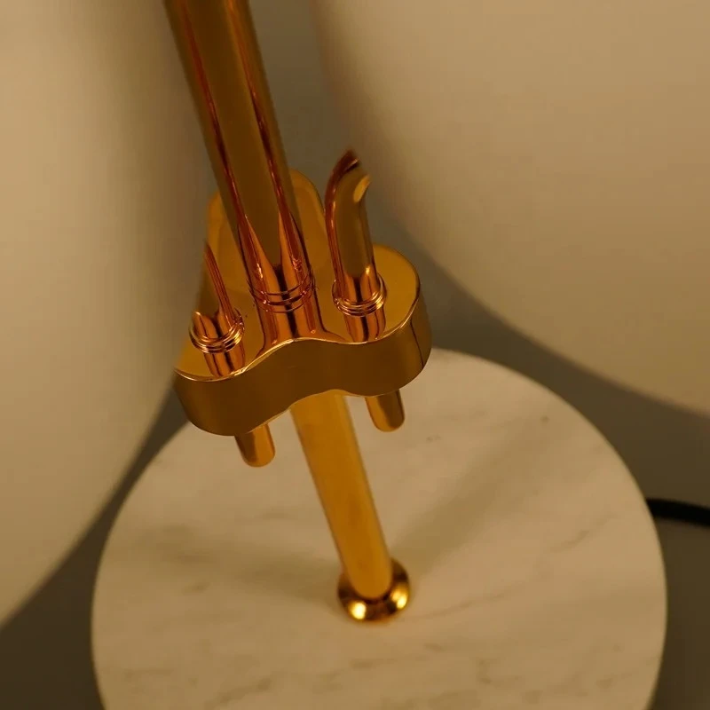 Lámpara de mesa de mármol con cubierta de vidrio simple nórdica, lámpara de mesa dorada para hotel, sala de estar y dormitorio
