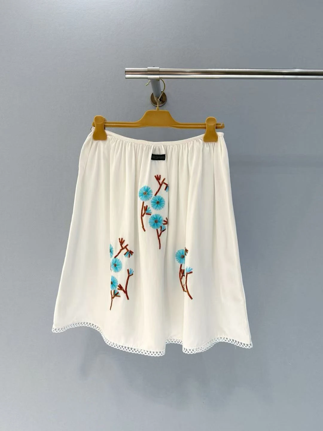

Spring and Summer New Collection College Style Floral Embroidery Lace Skirt Slimming, Age-Reducing and Playful