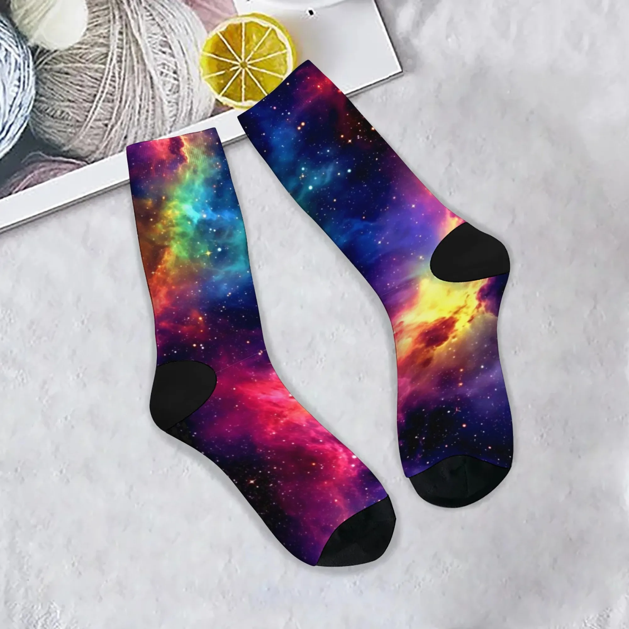 Cosmic Starry Sky Herrensocken, lustige Crew-Socken, bequem, warm, lässig, modisch, atmungsaktiv, rutschfest, Outdoor-Sportsocken