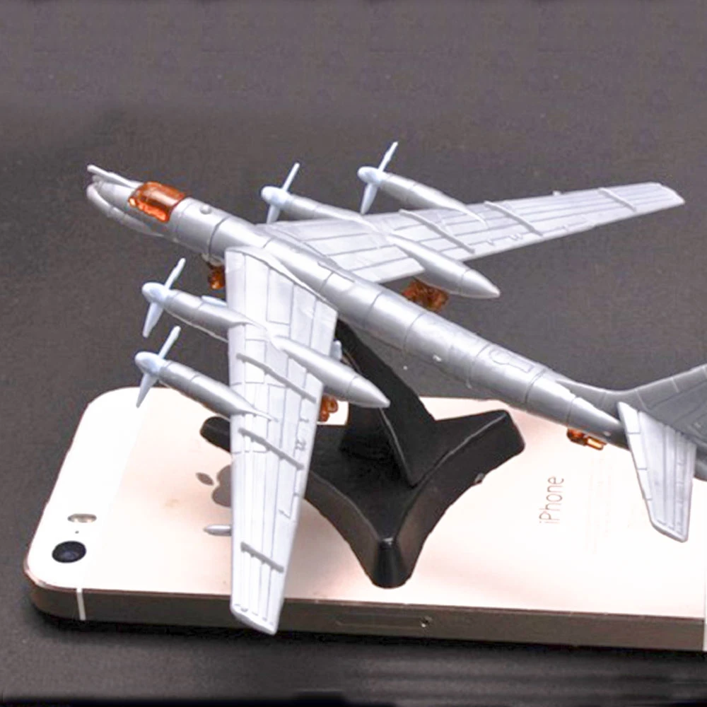 Mini Puzzle Building Toys Russia TU-95 Bomber TY-95 Airplane Assembly Plastic Model Puzzle Building Figure for Military Fans