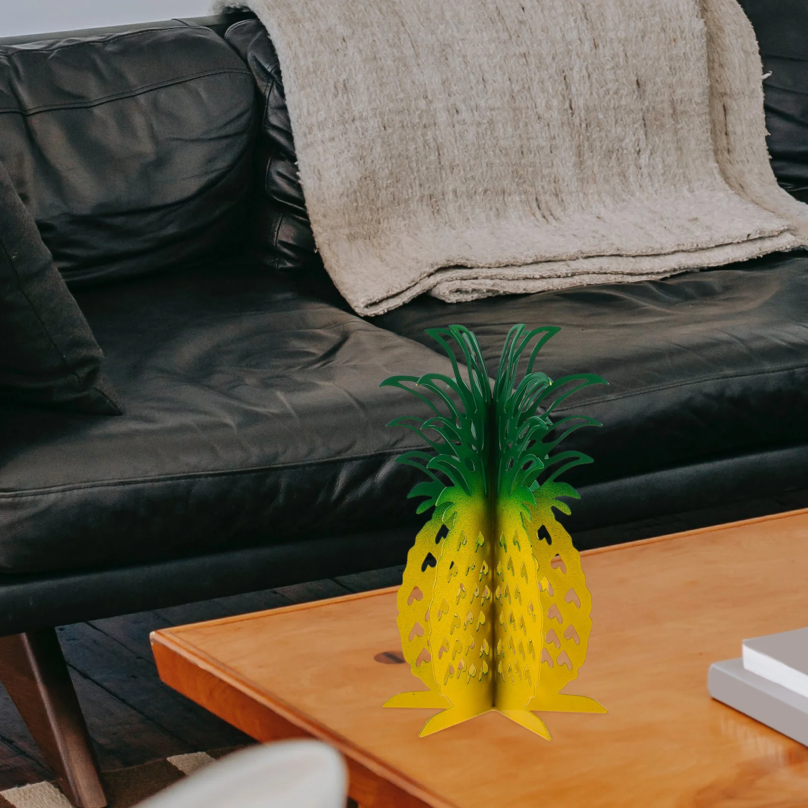 

Iron Pineapple Figurine Colorful Desktop Decor Statue 6cm Compact Size Stable Base Fruit Sculpture Office Home nament