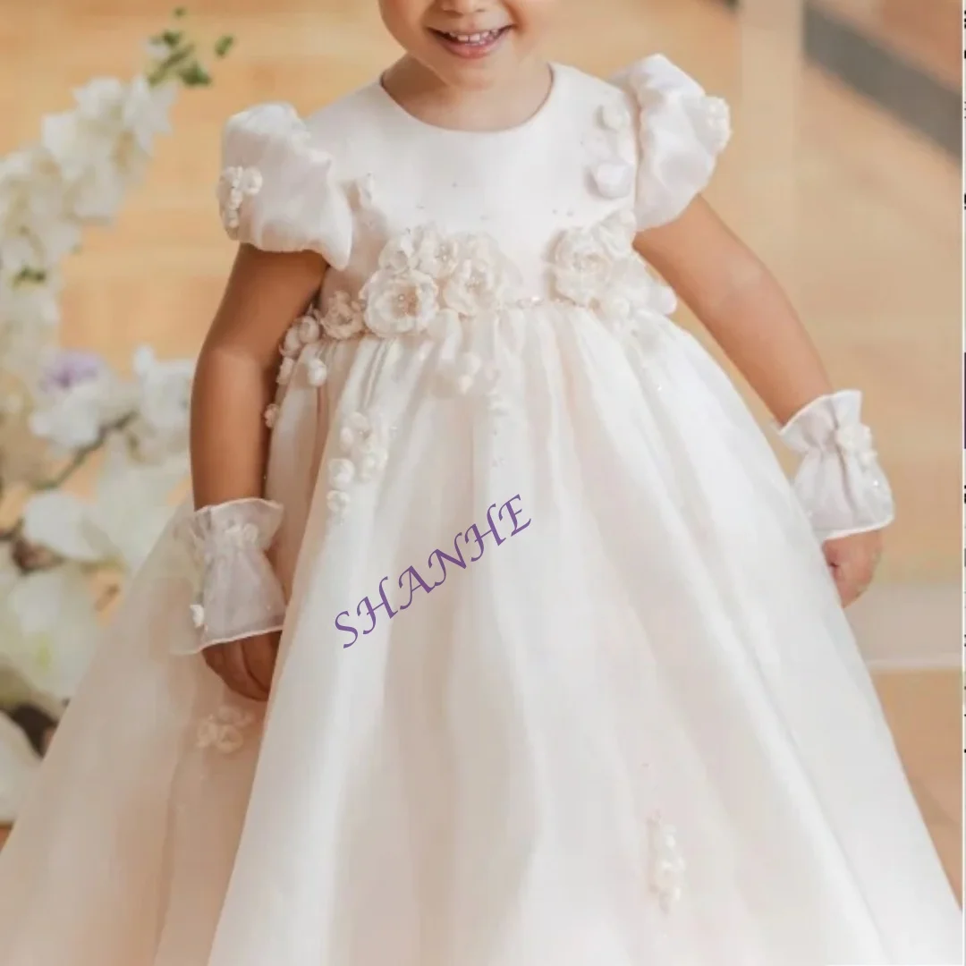 فستان فتاة الزهور مخصص مزين بخصر عالٍ على شكل حرف a وأكمام قصيرة بطول الأرض فستان جميل لعيد الميلاد الأول #1