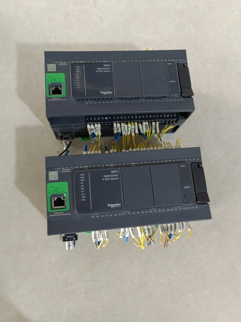 

Новый оригинальный логический контроллер TM241CE40T TM241CE24T PLC Modicon M241 40 IO транзистор PNP Ethernet