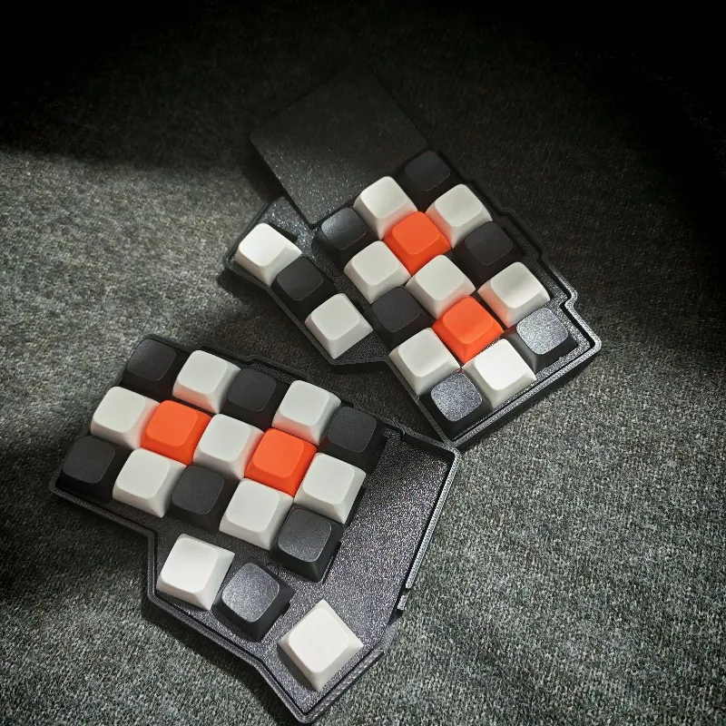 NEW Corne V4.1 分割キーボード タッチパッド付き 3x5レイアウト 有線 RGB カスタマイズ可能 ホットスワップ対応 人間工学に基づいたゲーマー向けデザイン DIY ゲーマー向け