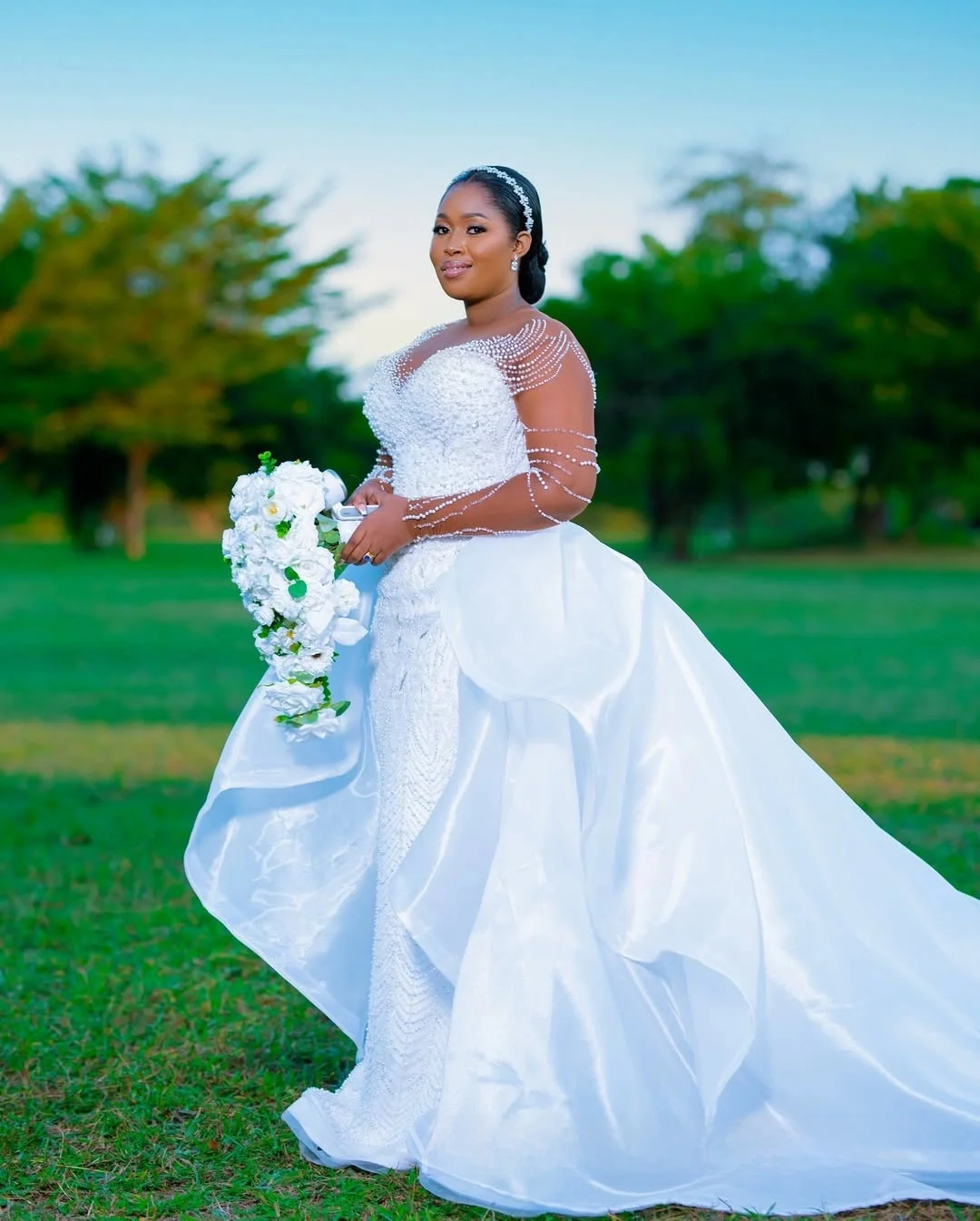 Personalizado sheer neck pérolas brilhantes vestido de casamento com saia removível vestidos de novia mangas compridas vestidos de noiva