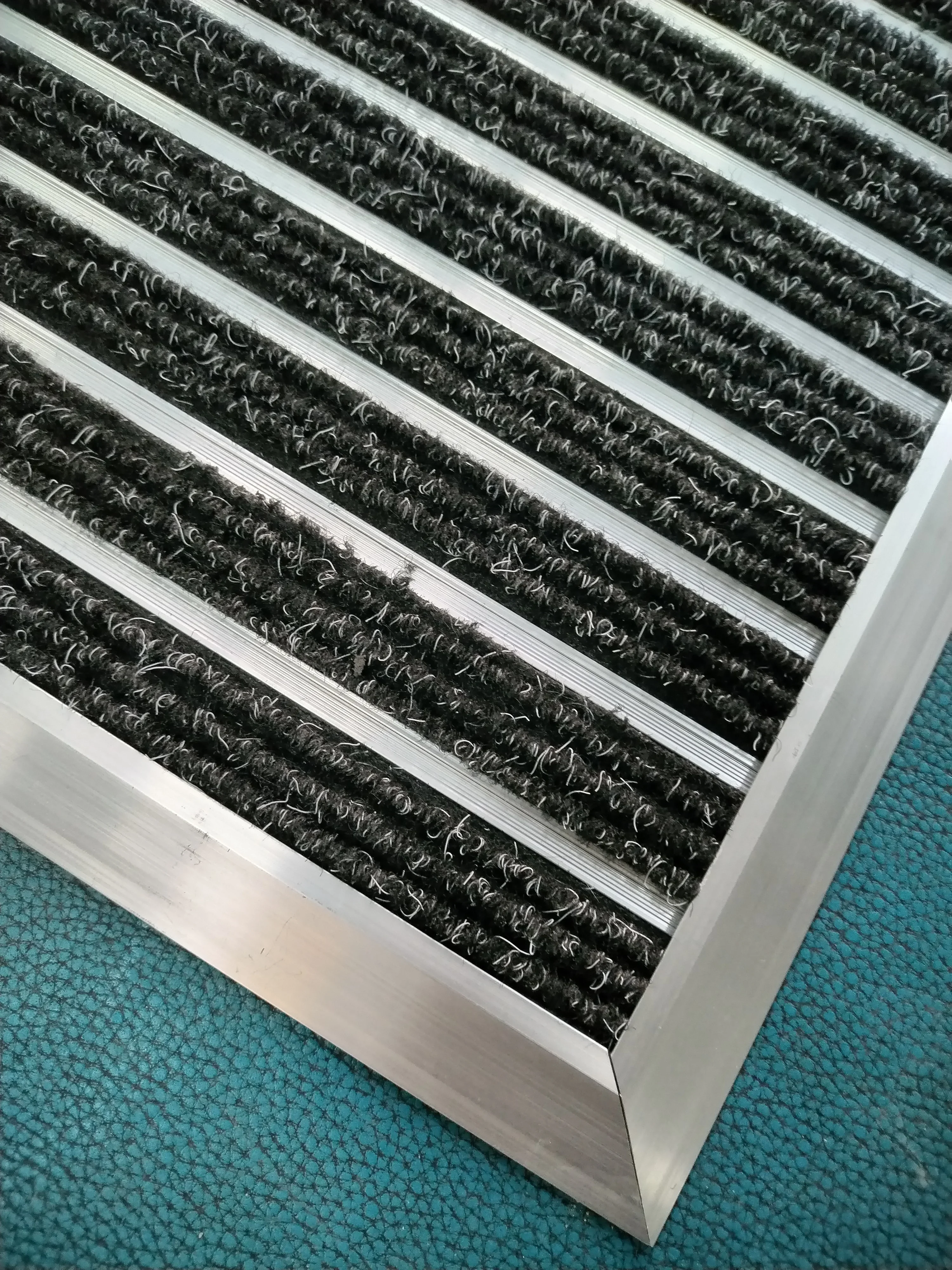 Aluminum Alloy Door Mat, Durable and Non-Slip Entrance Mat, Heavy-Duty Metal Floor Mat for Home or Office, Easy to Clean,