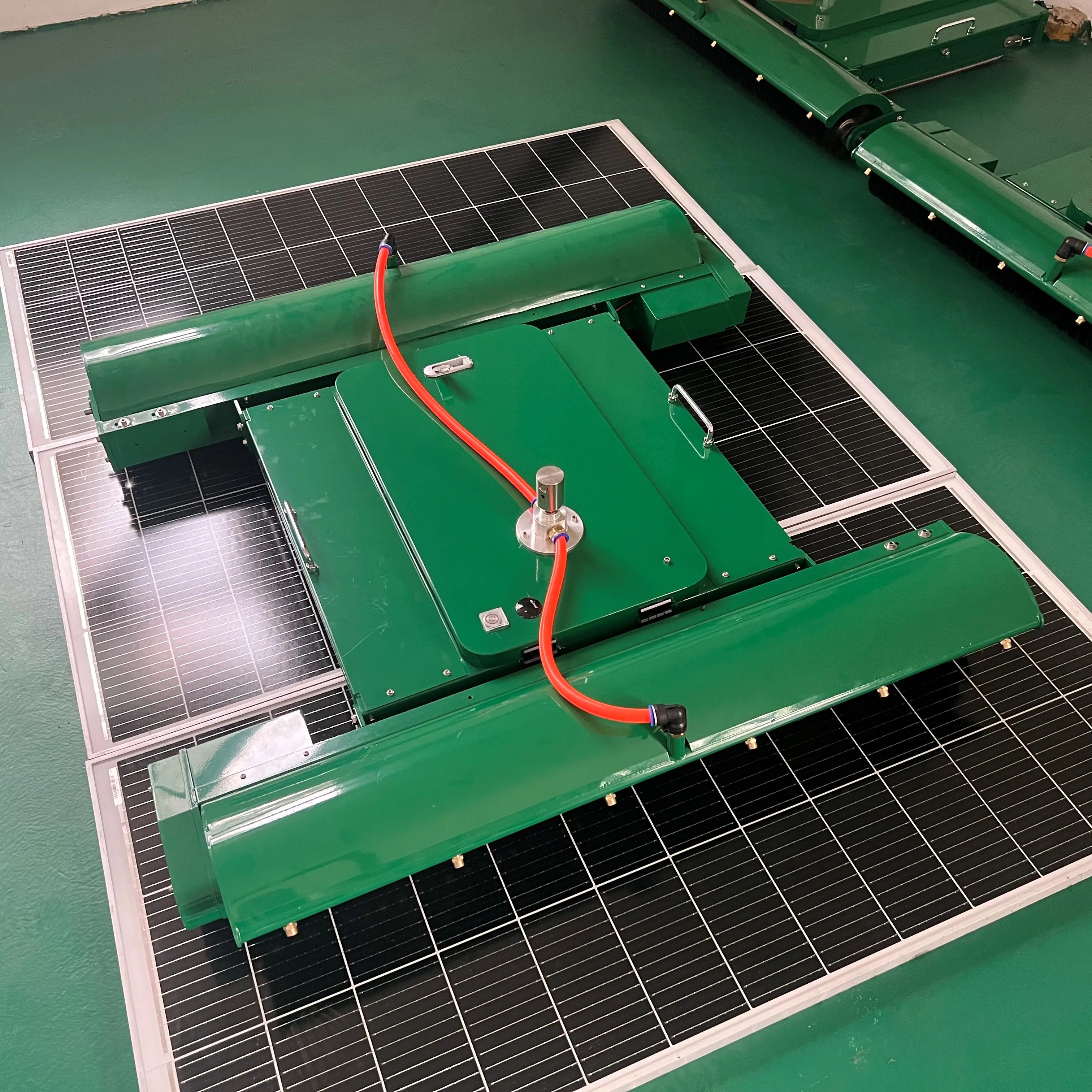 آلة تنظيف الألواح الشمسية متعددة الوظائف من Hongrun، آلة تنظيف الألواح الكهروضوئية للتحكم عن بعد #4