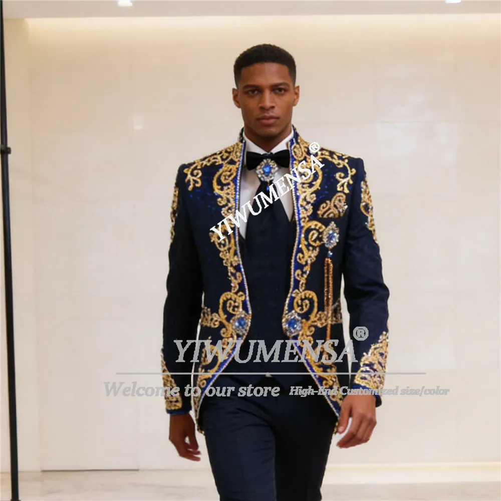 

Luxury Rhinestones Crystals Suits Men Italian Design Prom Blazers Customized 3 Piece Groom Wedding Tuxedos Social Gather Outfits