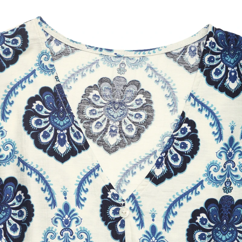 Damska sukienka midi w stylu boho z niebiesko-białym wzorem, dekoltem w serek i falbankami na rękawach, idealna na letnie wakacje, na co dzień i na imprezę.