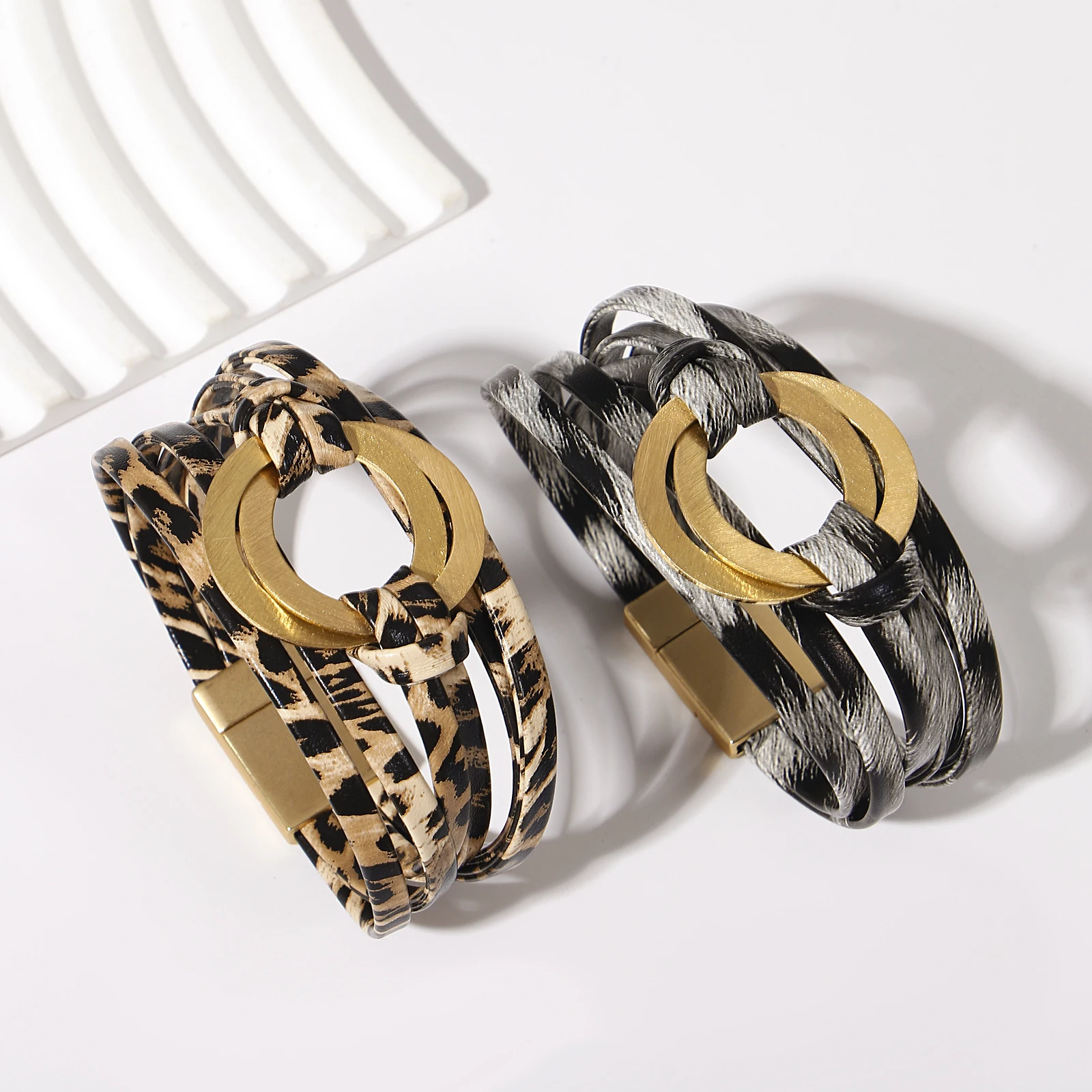 

Amorcome Multilayer Leopard Double Circle Leather Charm Bracelets For Women Vintage Magnet clasp Wraps Bangle New Trendy Jewelry