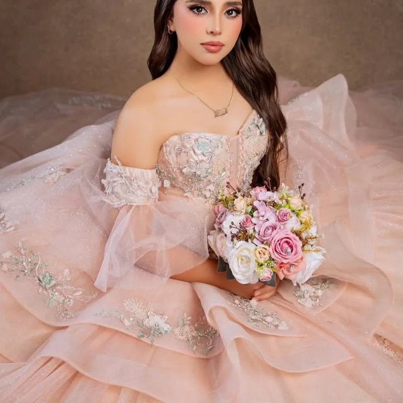 

Блестящее розовое платье Quinceanera на плечах, блестящая цветочная наклейка, тюлевые многослойные рюши, платья de 15, Quinceanera ﻿ Индивидуальный