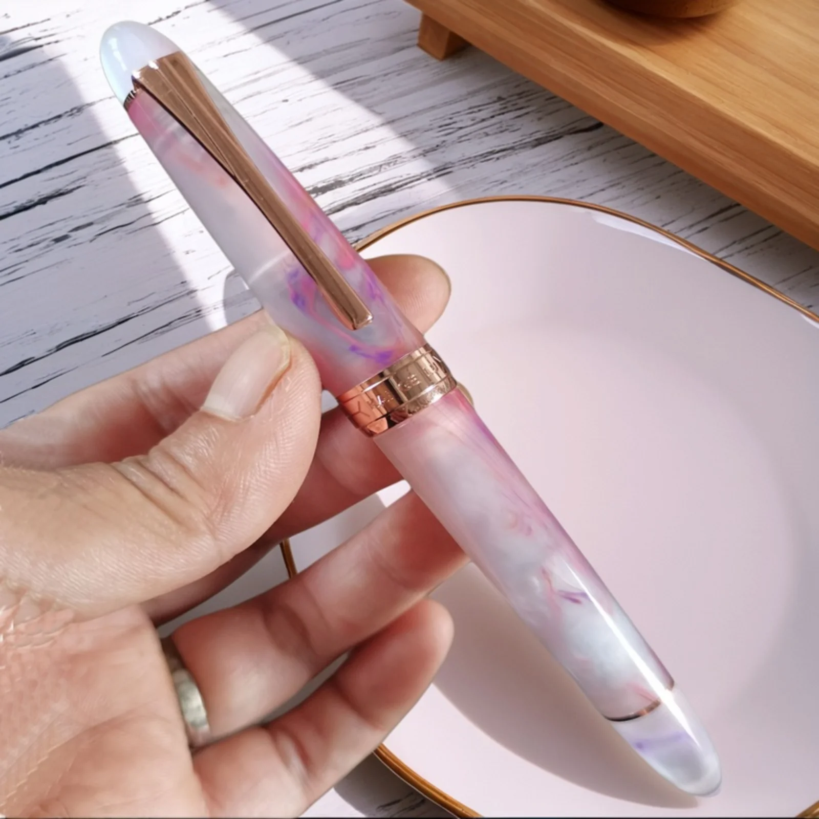 

Ручка-фонтан Kaigelu 356 из смолы с золотым клипом, перья N/M/F, для школы, офиса, деловых записей, чернильные ручки