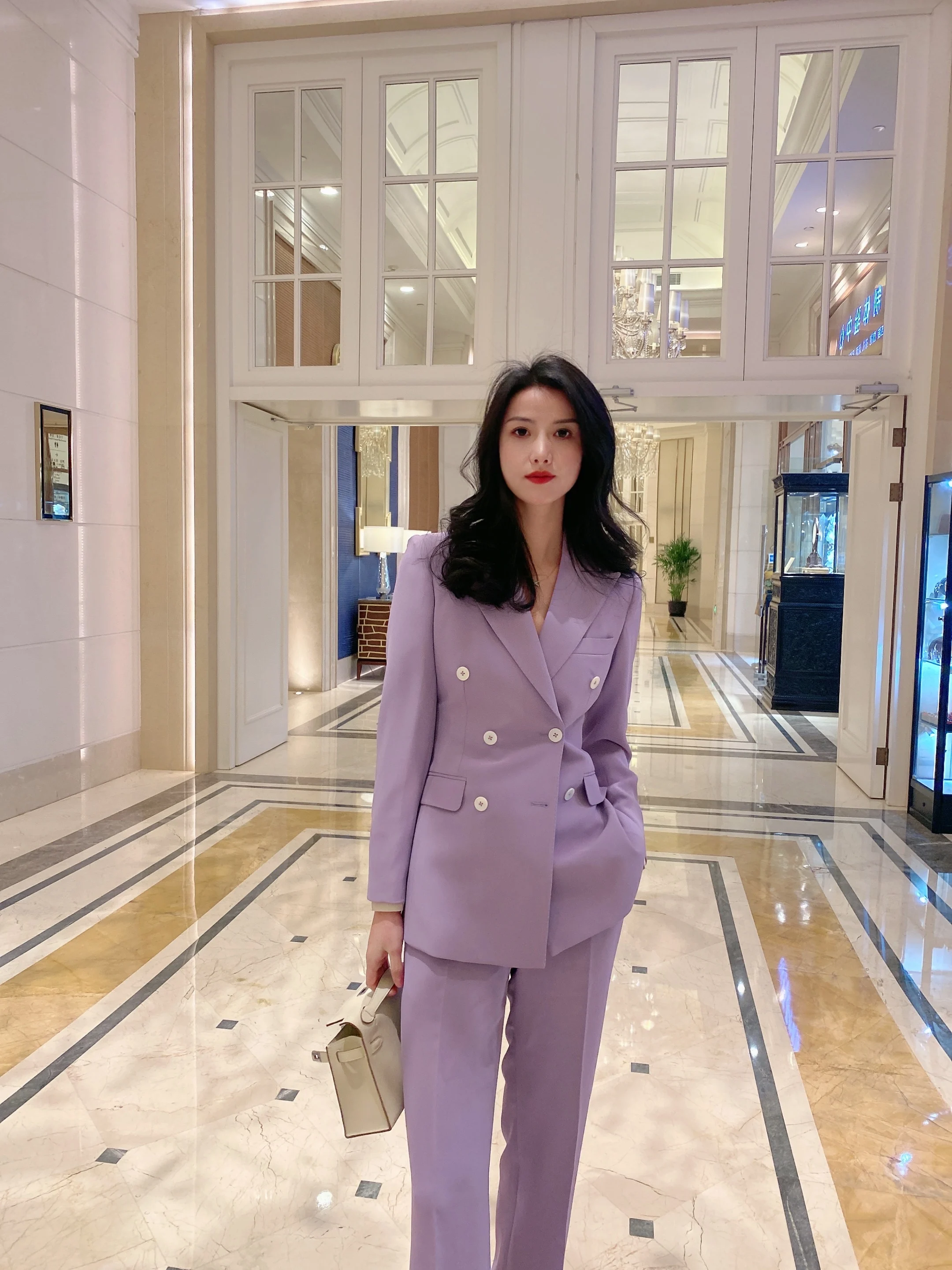 

Новый фиолетовый льняной костюм с длинными рукавами и двойными пуговицами, приталенный, для женщин, с брюками прямого кроя, профессиональный, удобный, модный комплект