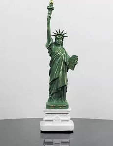 

Resin sculpture in large size Decorative items for desks Statue of Liberty in New York, USA