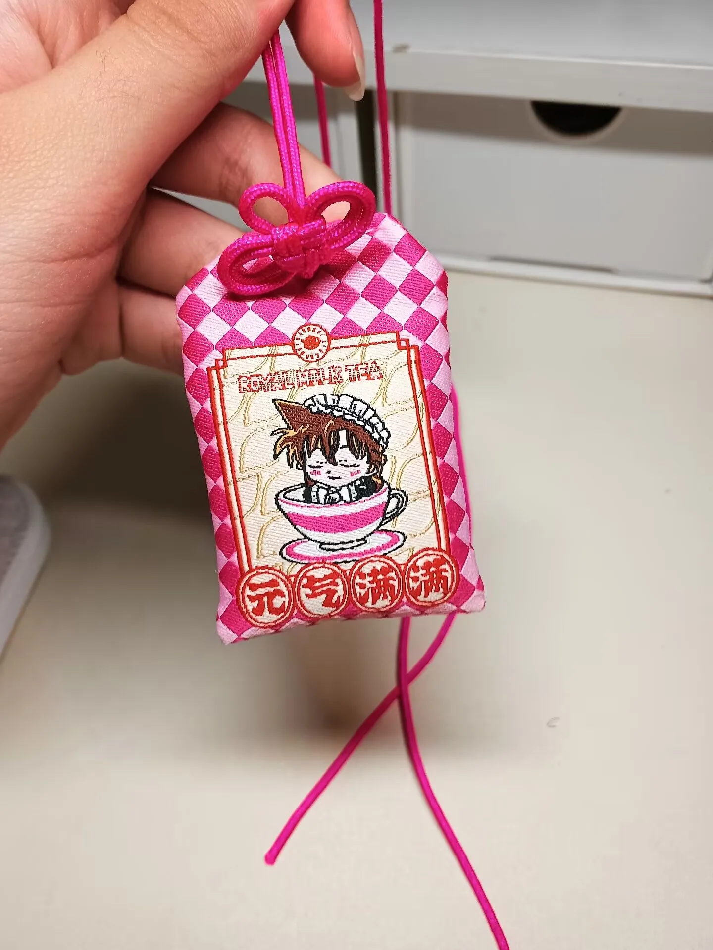 Famous Detective Conan peripheral Mouri Ran finished cartoon guardian embroidered Heian Fuku pendant