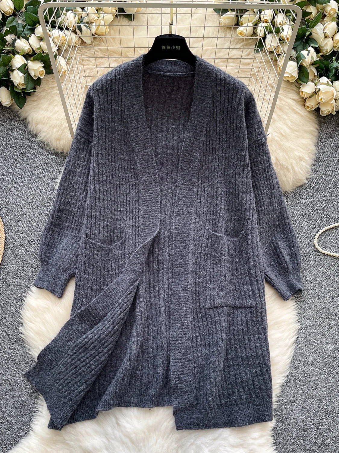 เสื้อคลุมไหมพรมลำลองสำหรับผู้หญิง ทรงหลวม สไตล์สบายๆ เหมาะสำหรับฤดูใบไม้ร่วงและฤดูหนาว แขนยาว คอกลม ติดกระดุมเม็ดเดียว ให้ความอบอุ่น