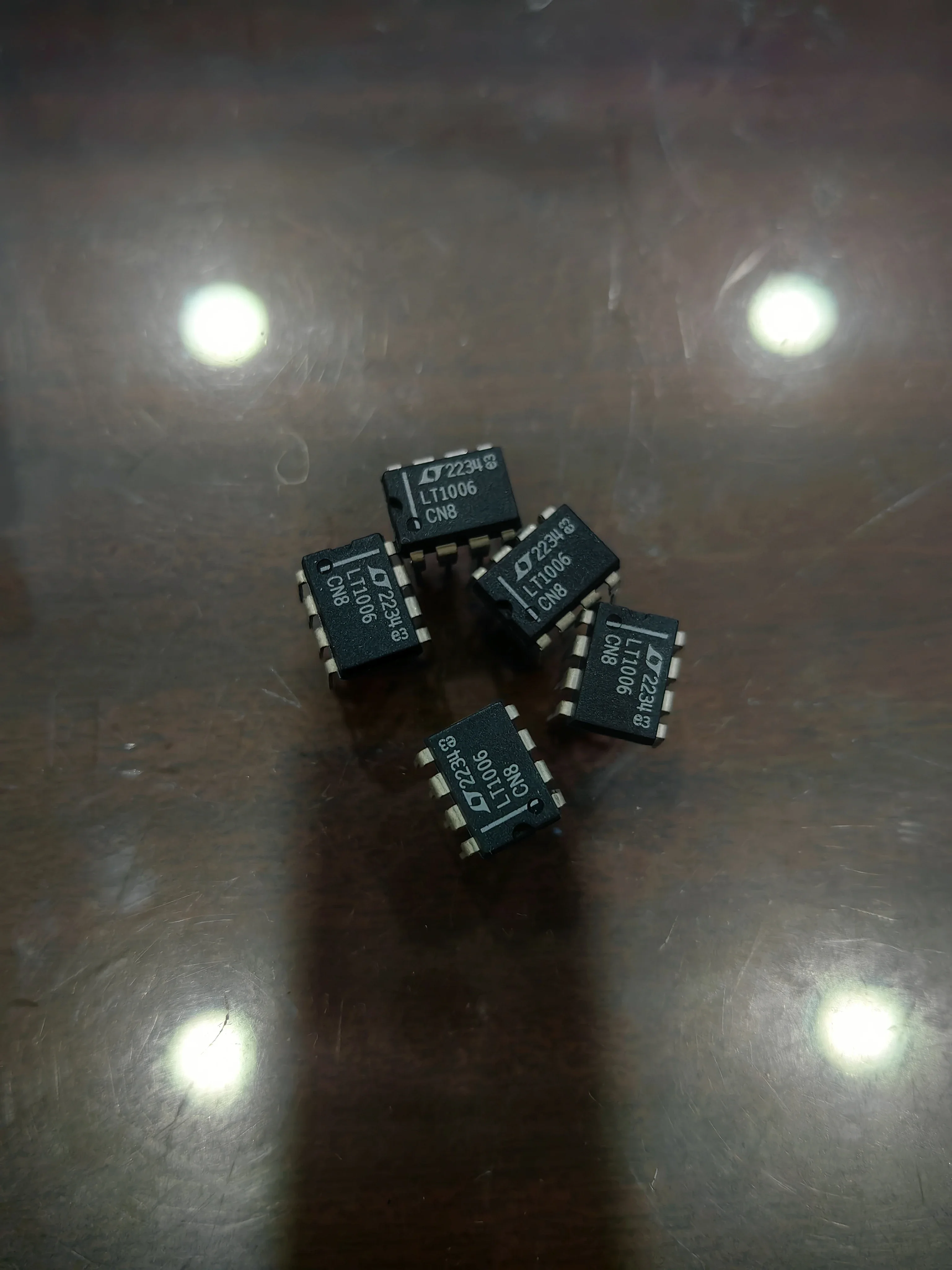 LT1016CS8 LT1016IS8 LT1016CN8 LT1016IN8 LT1016 - Ultra Fast Precision 10ns Comparator