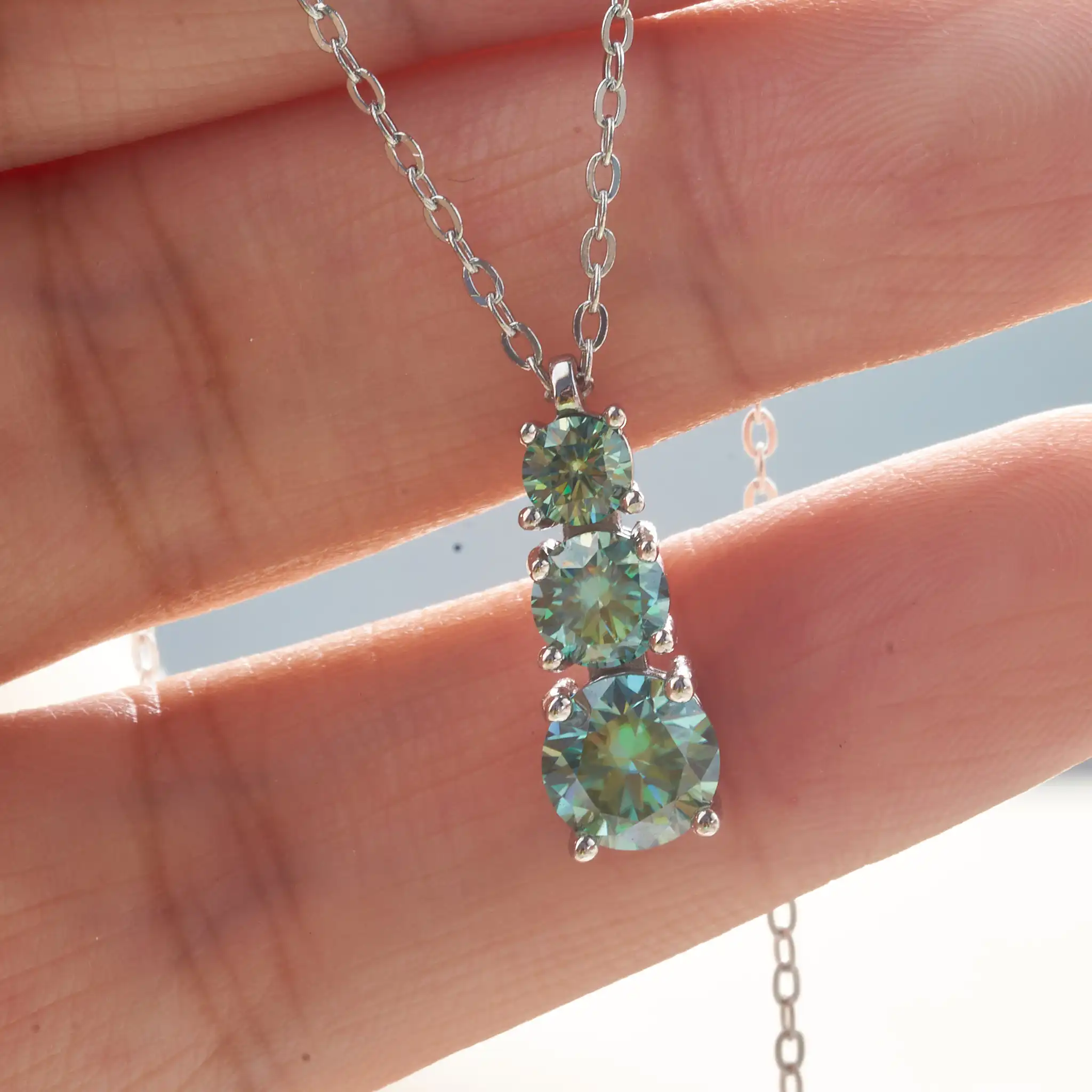 Neue Original 925 Silber Drei-Stein-Anhänger-Halskette Moissanit 1,8ct Damenschmuck Valentinstagsgeschenk Halsketten für Frauen – Detail 5