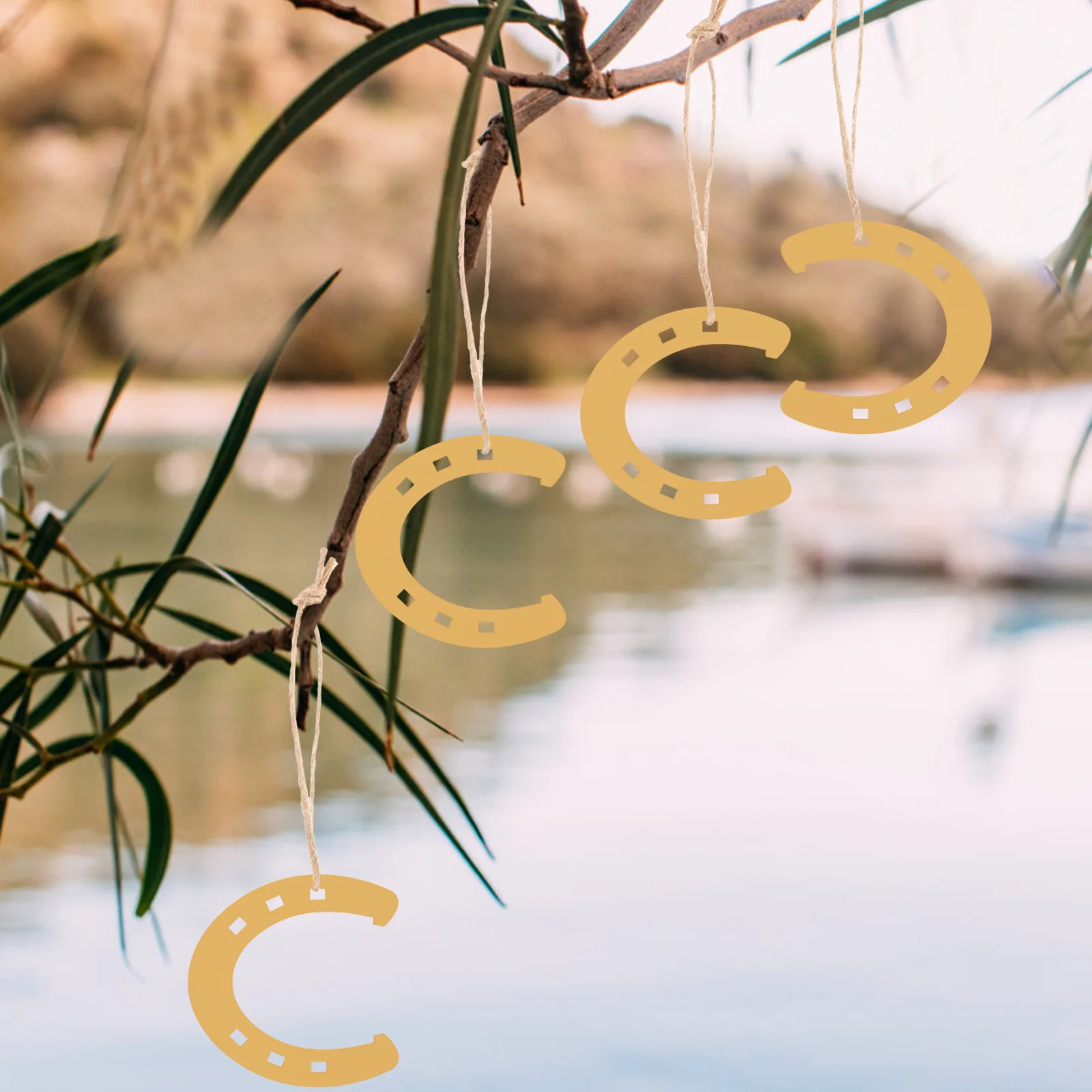 

24Pcs Wooden Horseshoe Cutouts Natural Unfinished Wood Slices for DIY Crafts Wall Decor Painting Projects Home Decoration