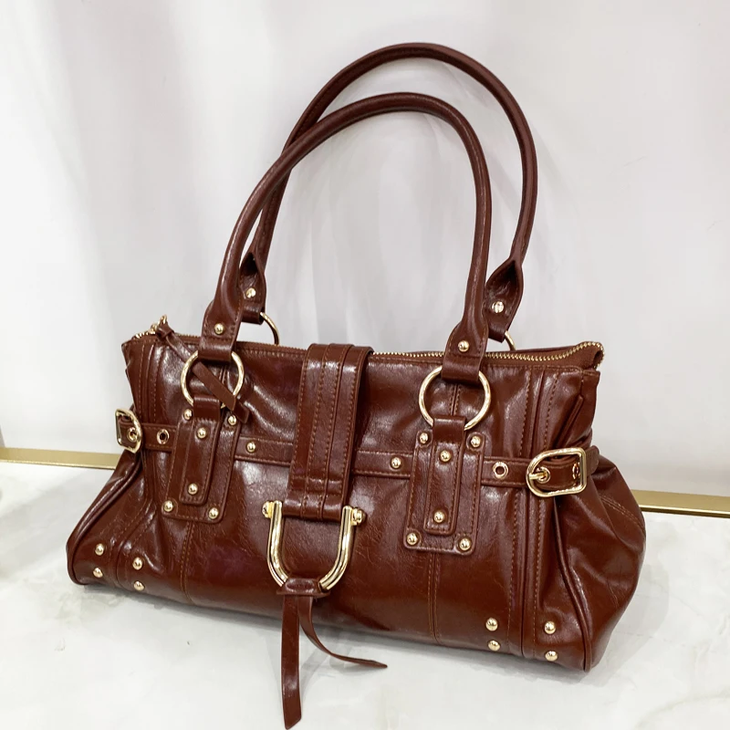 England Style Underarm Bags For Women Luxury Designer Handbags And Purses 2025 New In PU Oil Wax Skin Sheet Metal Rivet Shoulder