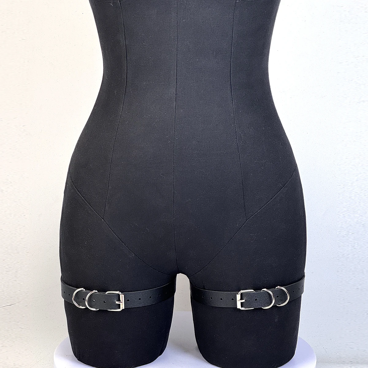 2PCS Einstellbare Punk Hohl Pu Leder Gürtel Sexy frauen Strumpfbänder Bein Körper Zubehör Geeignet für Frauen – Detail 10