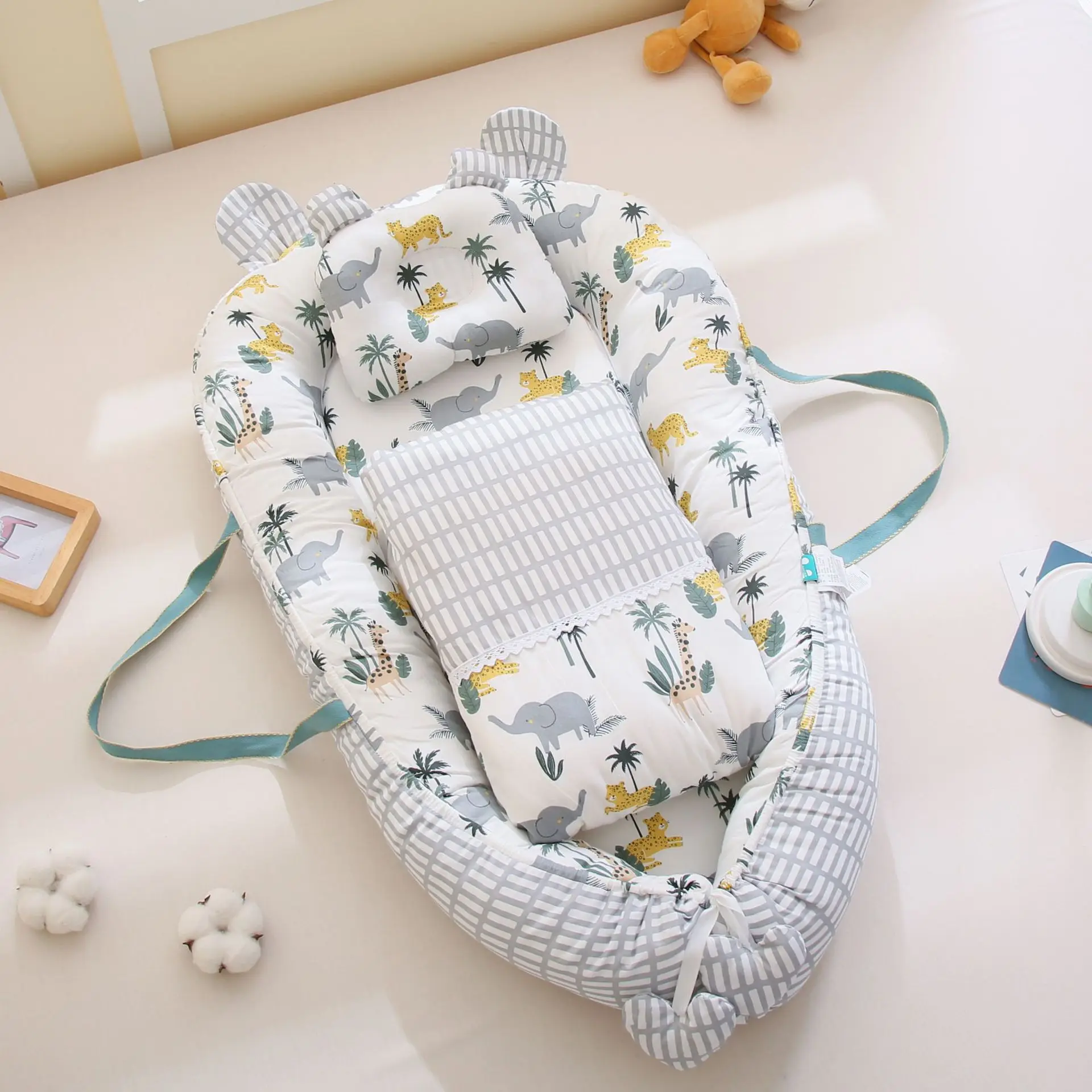 Newborn Carry Baby Sleep Nest Cotton Baby Nest Bed Portable Newborn Lounger Bassinet Snuggle With Pillow