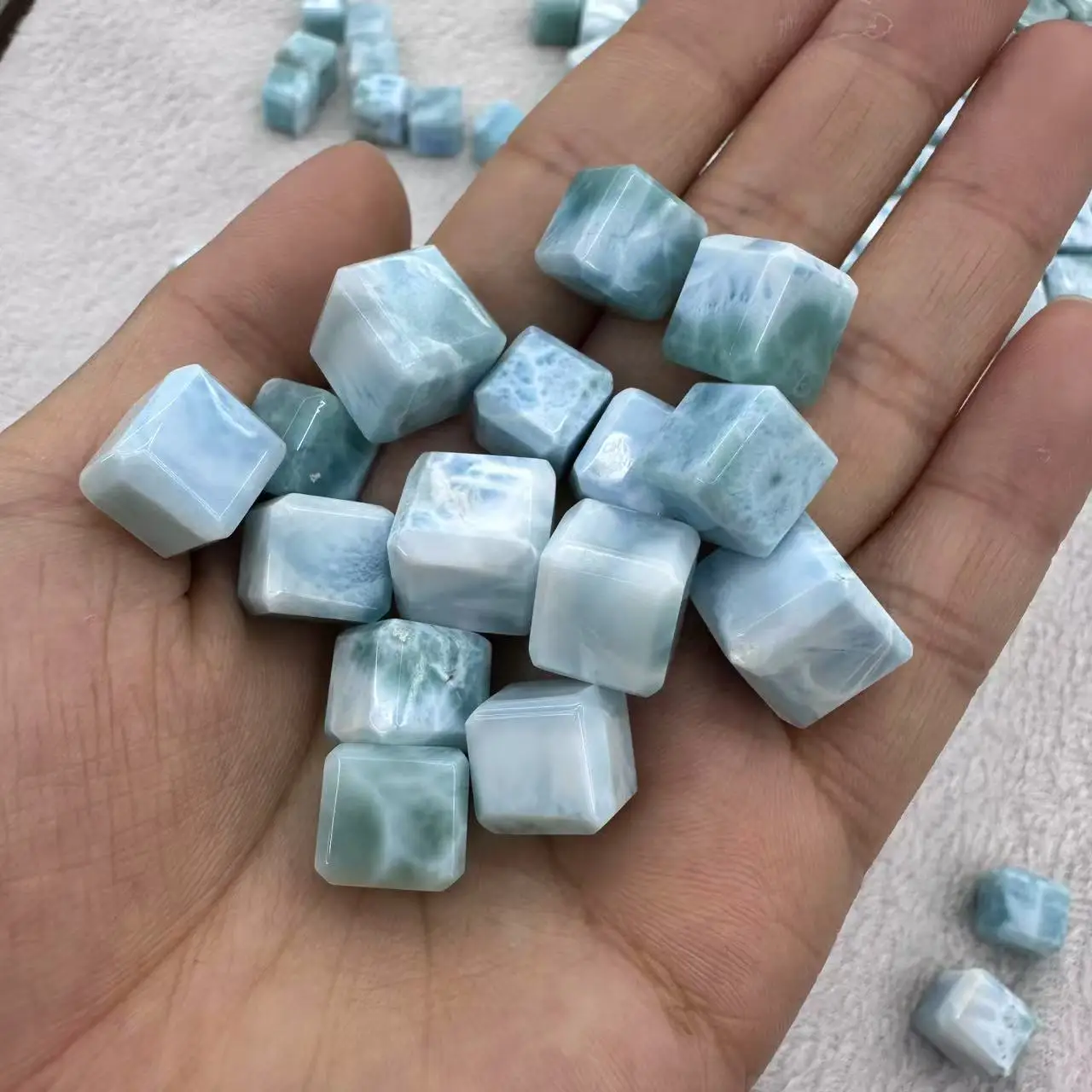 لا ثقب AAA جودة لاريمار مكعب الشكل حبة الطبيعية كبار الطاقة الأزياء والمجوهرات الإناث للرجال والنساء هدية بالجملة!