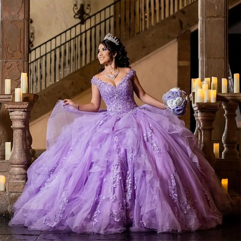 Aangepaste Lavendel V-hals Baljurk Quinceanera Jurk Applique 3D Bloem Off Schouder Sweet 15/16 Vestidos De XV Anos YQD377